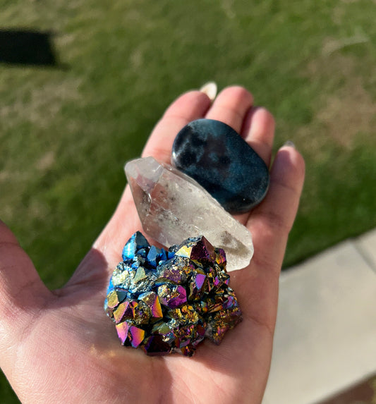 222 DIVINE FEMININE SET