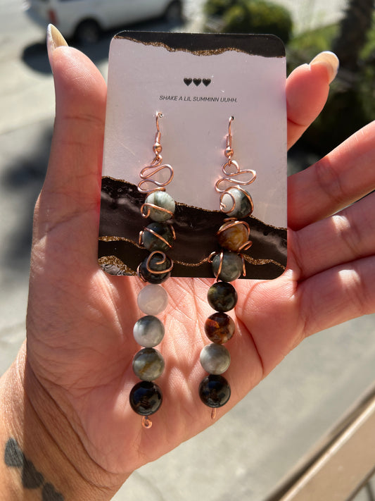 WE RISE (EAGLE EYE EARRINGS)