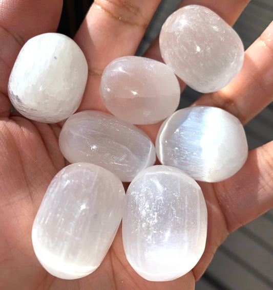 SELENITE BALL (POCKET SIZE)