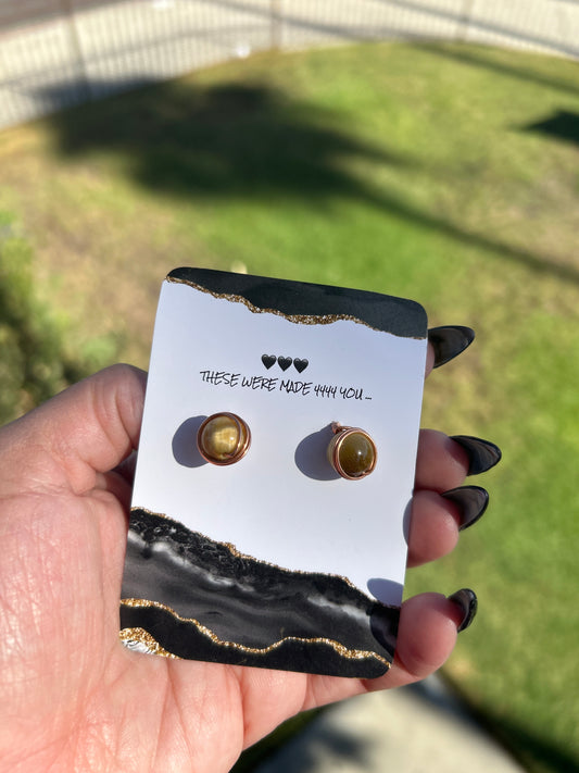 GOLD (EARRINGS)