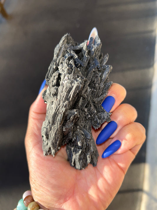 AURA (BLACK KYANITE CHUNK)