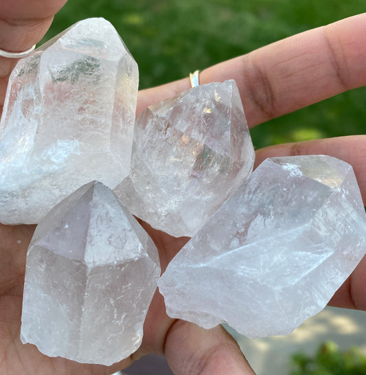 CHUNKY CLEAR QUARTZ POINT