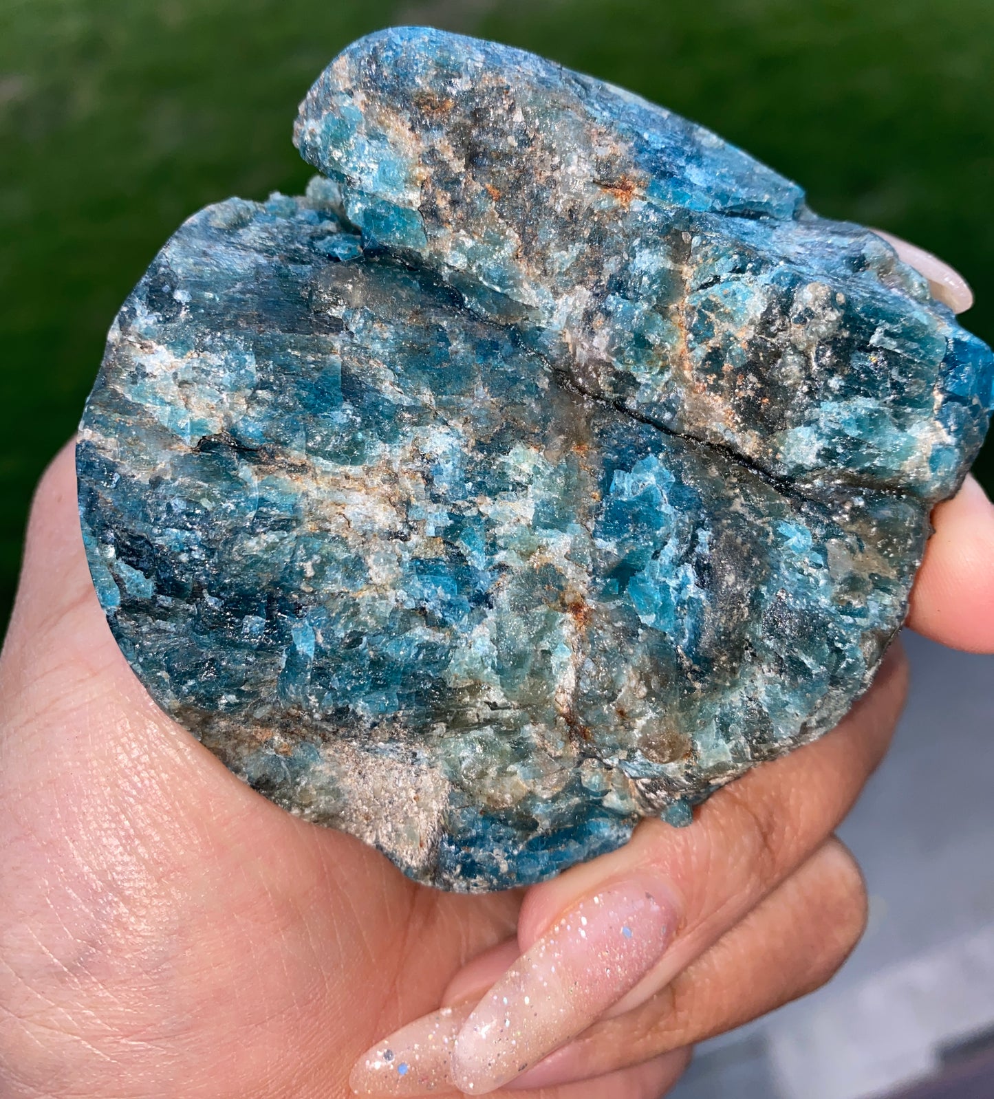 APATITE SEMII RAW CHUNK (THA AMBASSADOR)