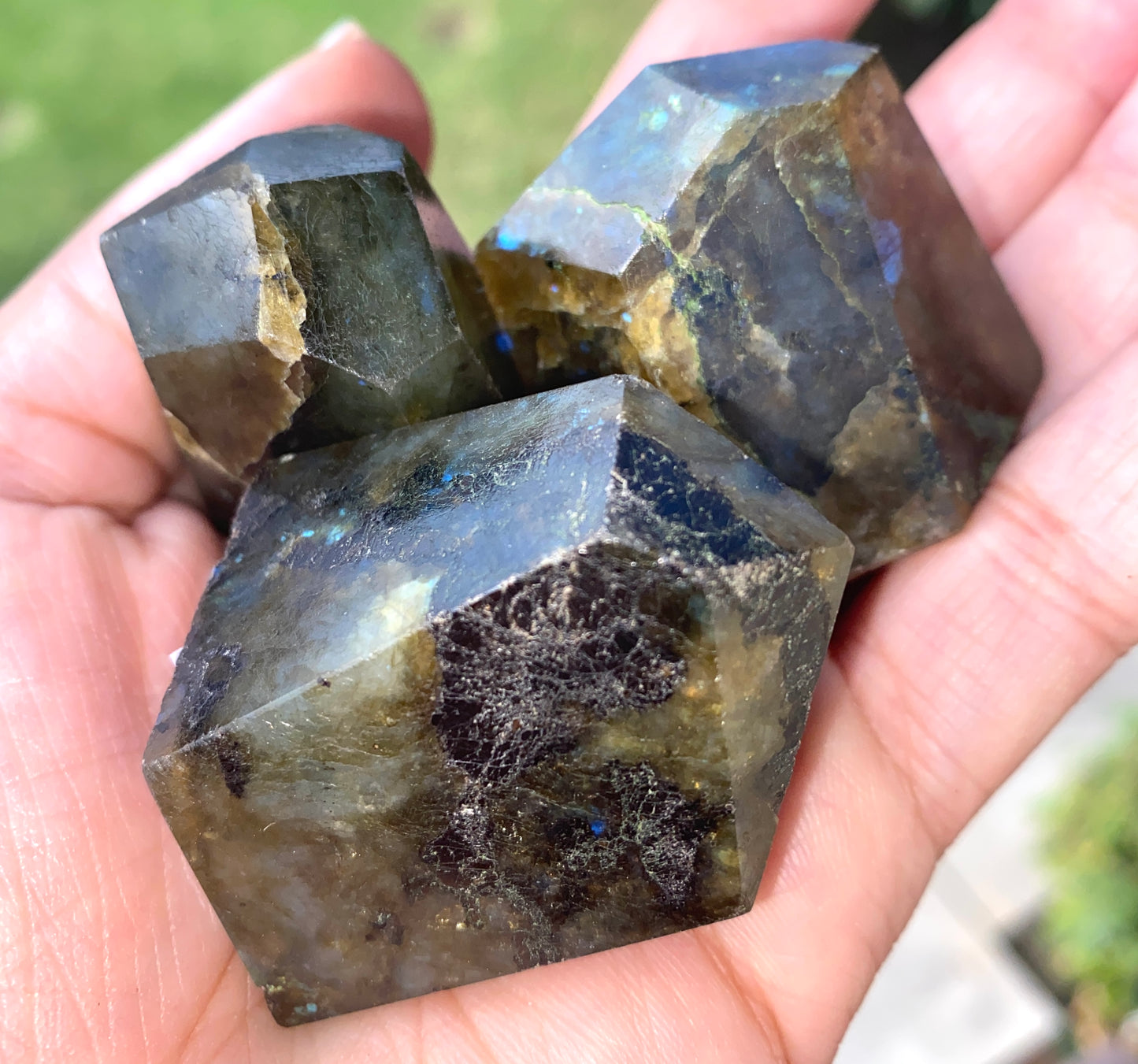 LABRADORITE POCKET POINTS