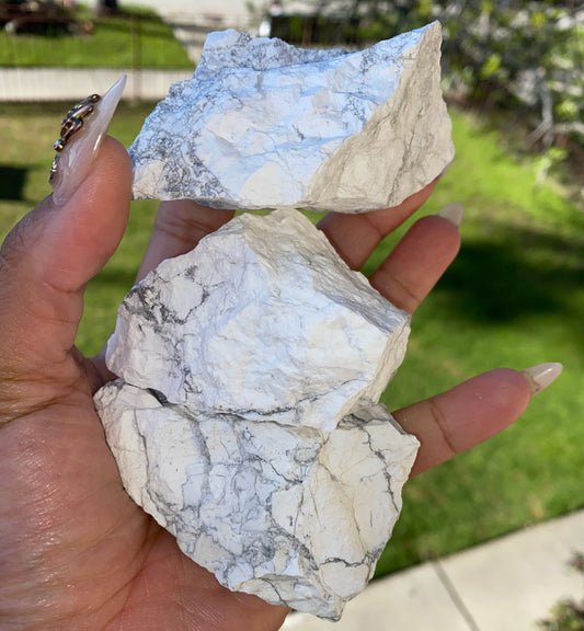 HOWLITE CHUNKS