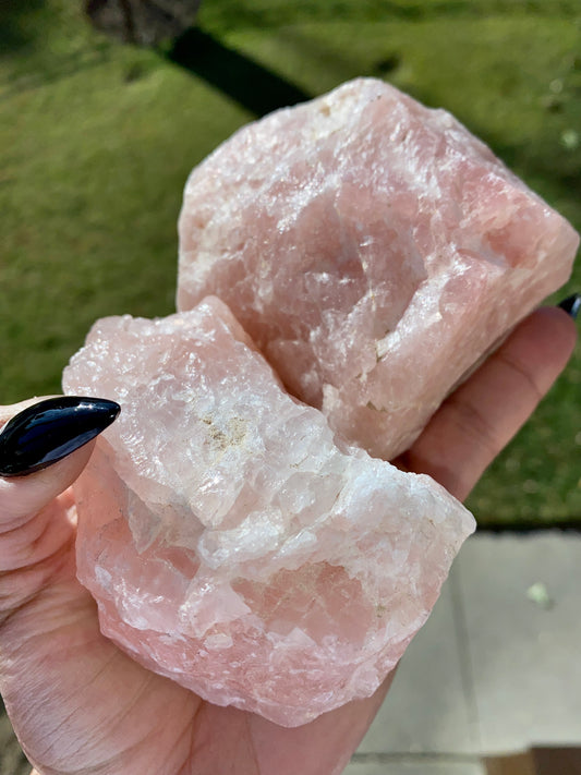 ROSE QUARTZ CHUNKS (THA QUEENS)